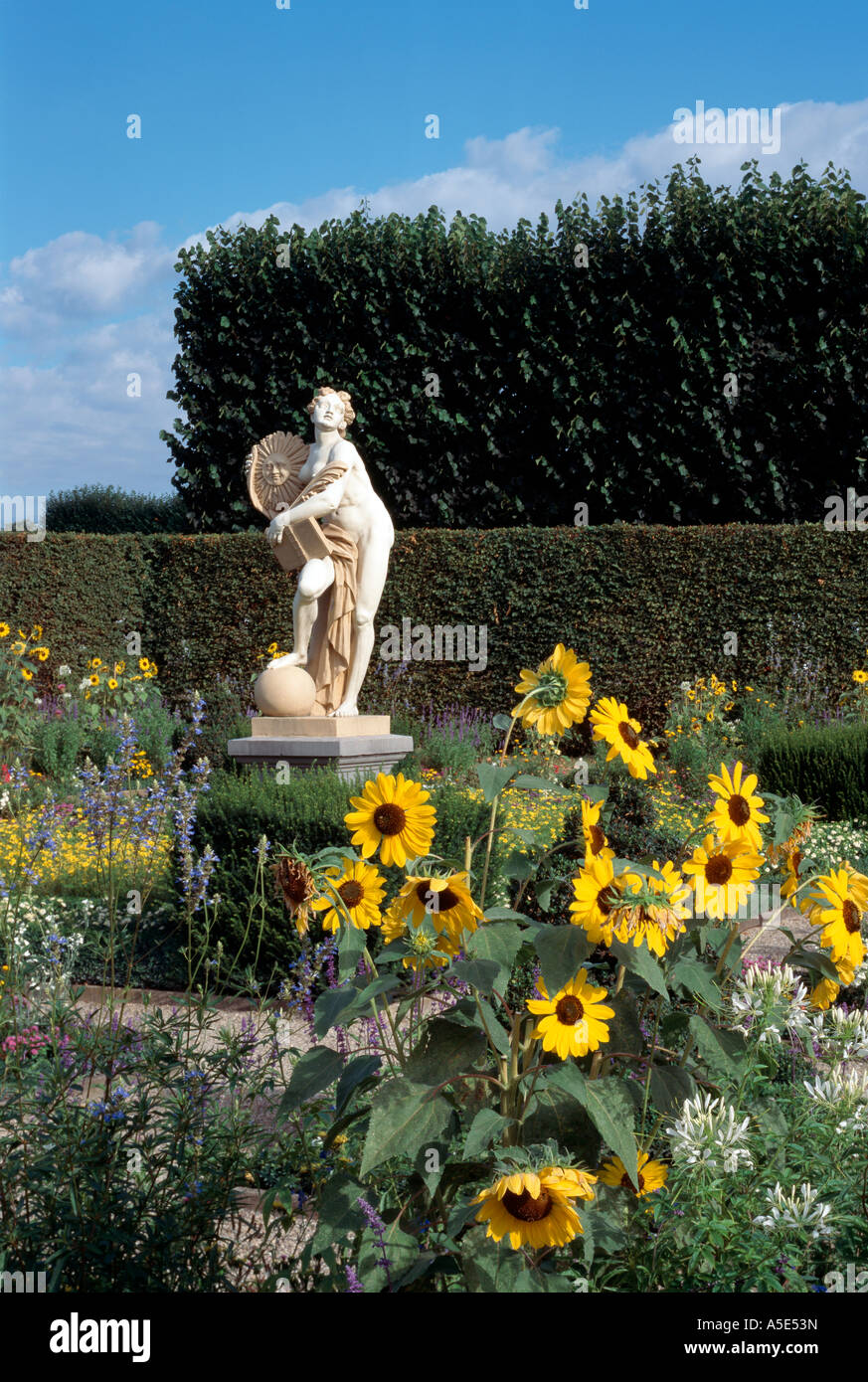Hannover-Herrenhausen, Großer Garten, 'Niederdeutscher Blumengarten, ''Die Wahrheit'' von Eversmann' Stock Photo