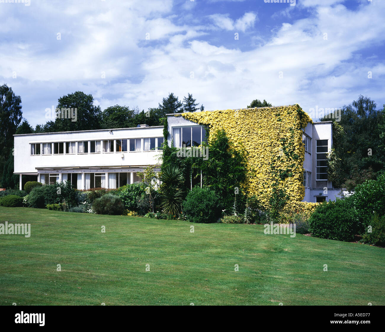 Shrubs Wood, Chalfont St Giles, Buckinghamshire (193335). Architect