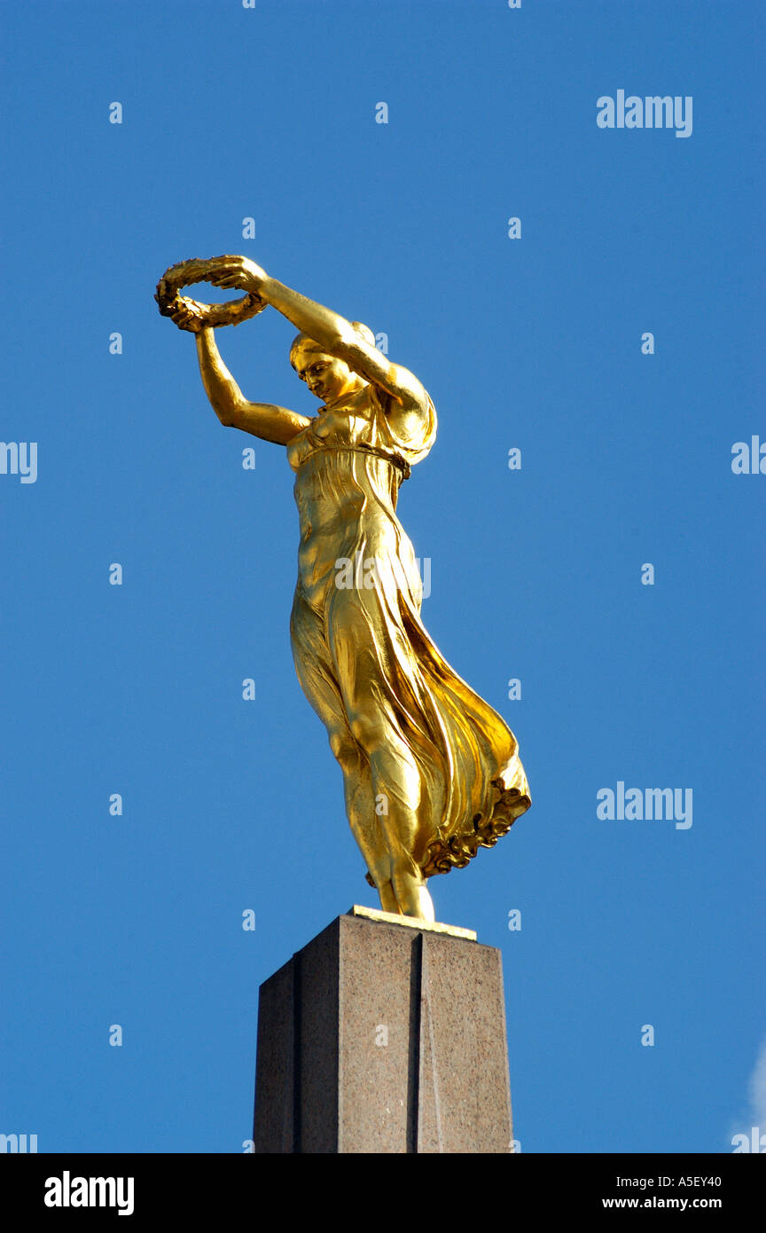 Golden lady hi-res stock photography and images - Alamy