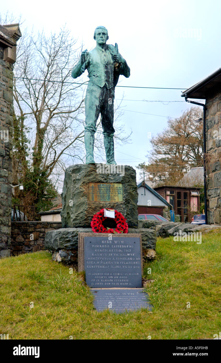 Statue of Ellis Humphrey Evans HEDD WYN at Trawsfynydd Gwynedd North Wales UK Stock Photo