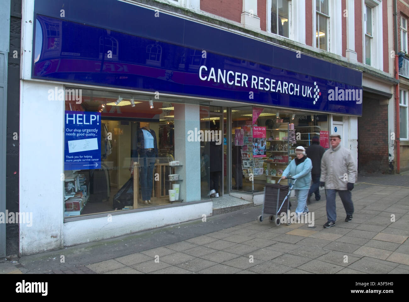 Charity Shop Uk Woman Stock Photos &amp; Charity Shop Uk Woman ...