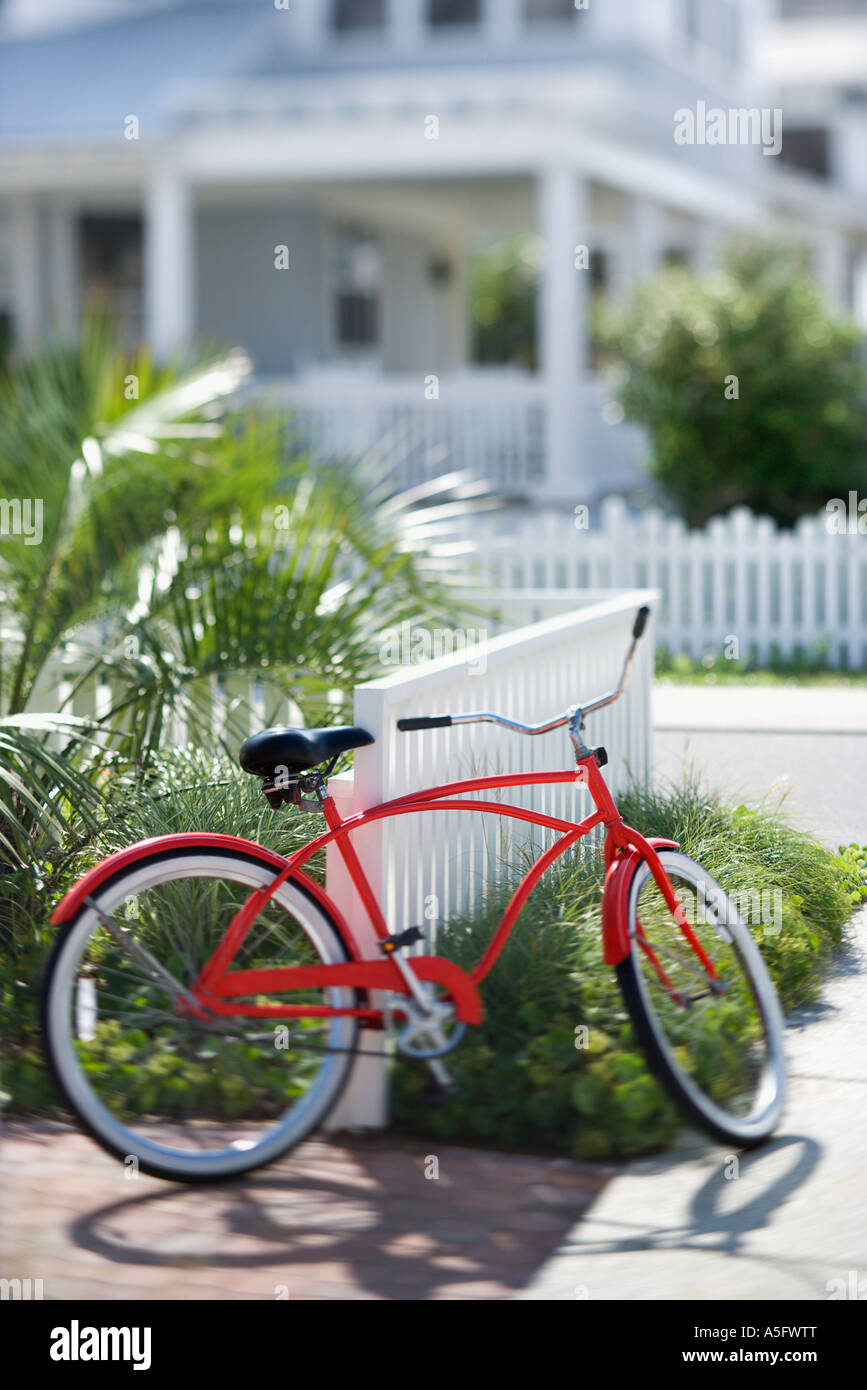 Red beach cruiser bicycle hi res stock photography and images Alamy