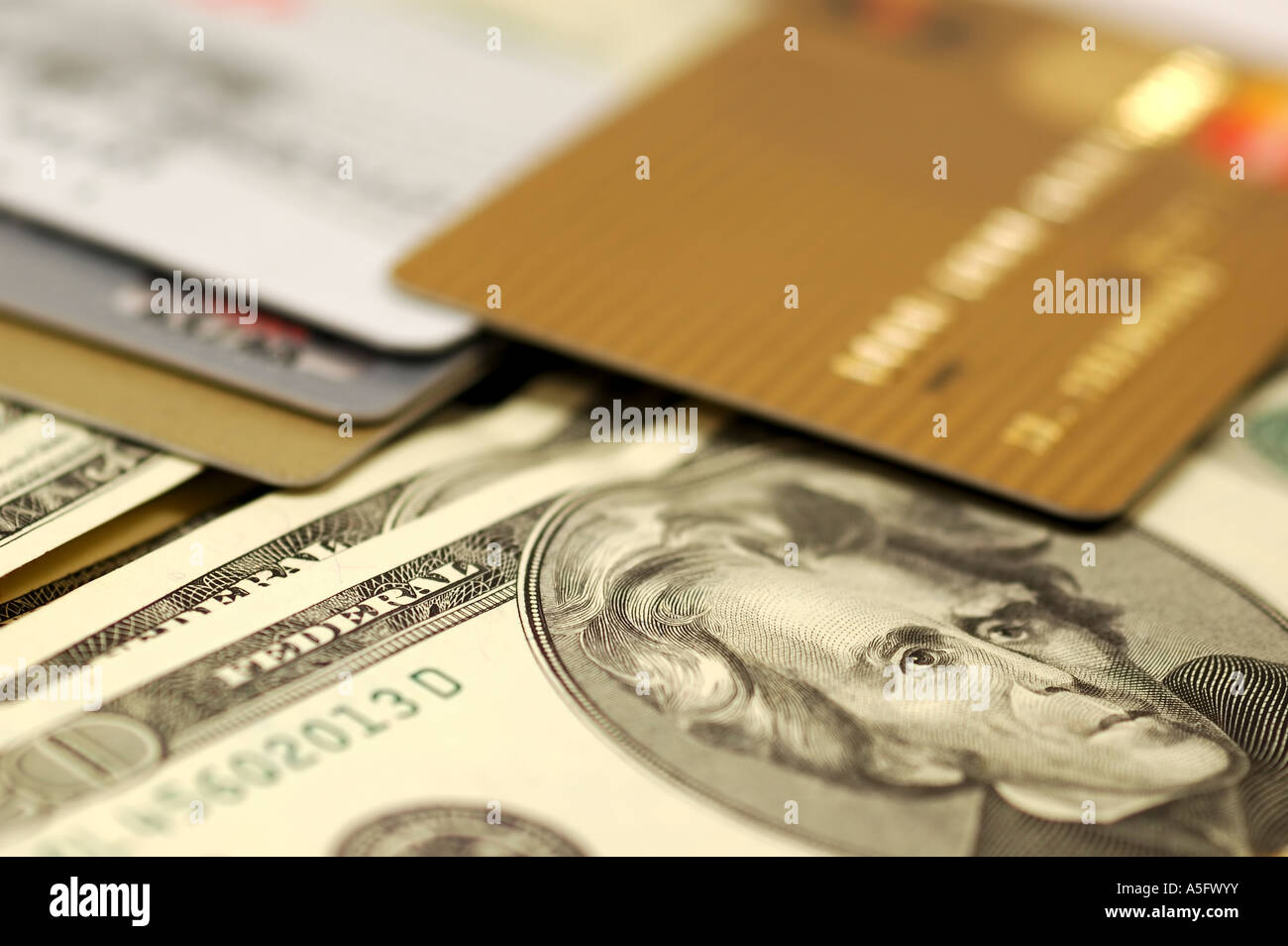 Cards paper hi-res stock photography and images - Alamy