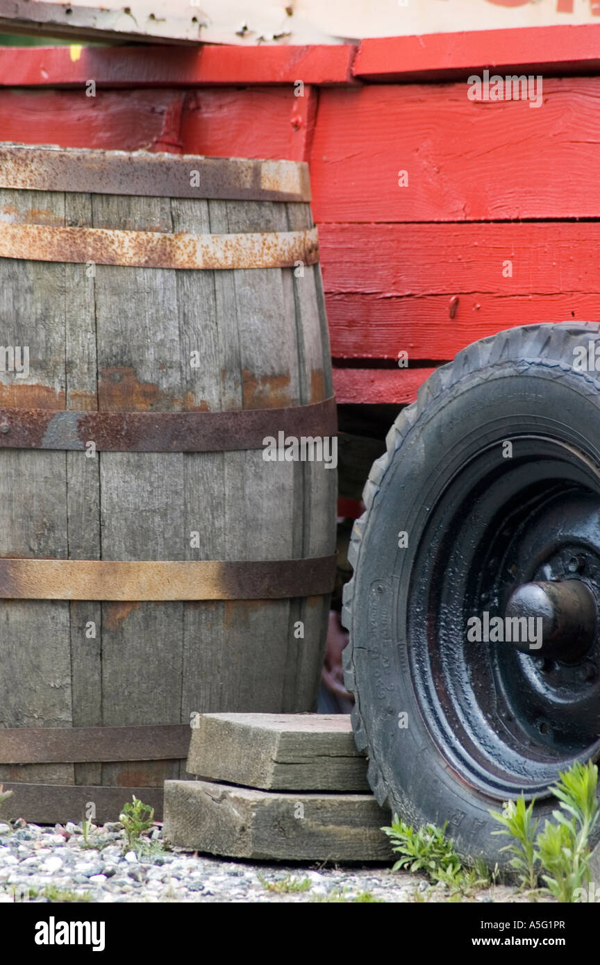 Wagon and barrel Stock Photo - Alamy