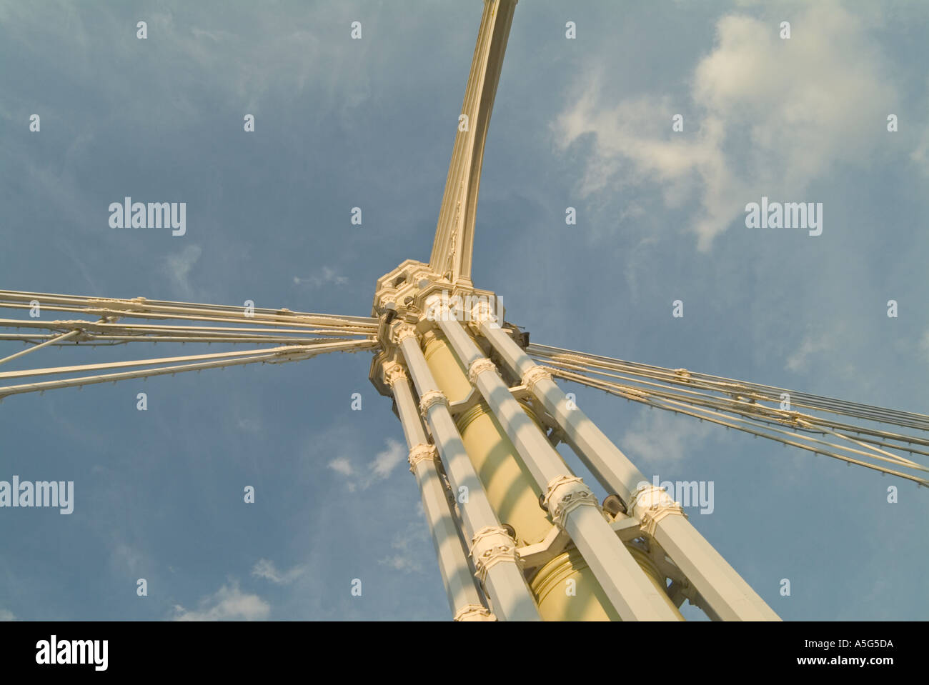 Albert bridge london detail hi-res stock photography and images - Alamy
