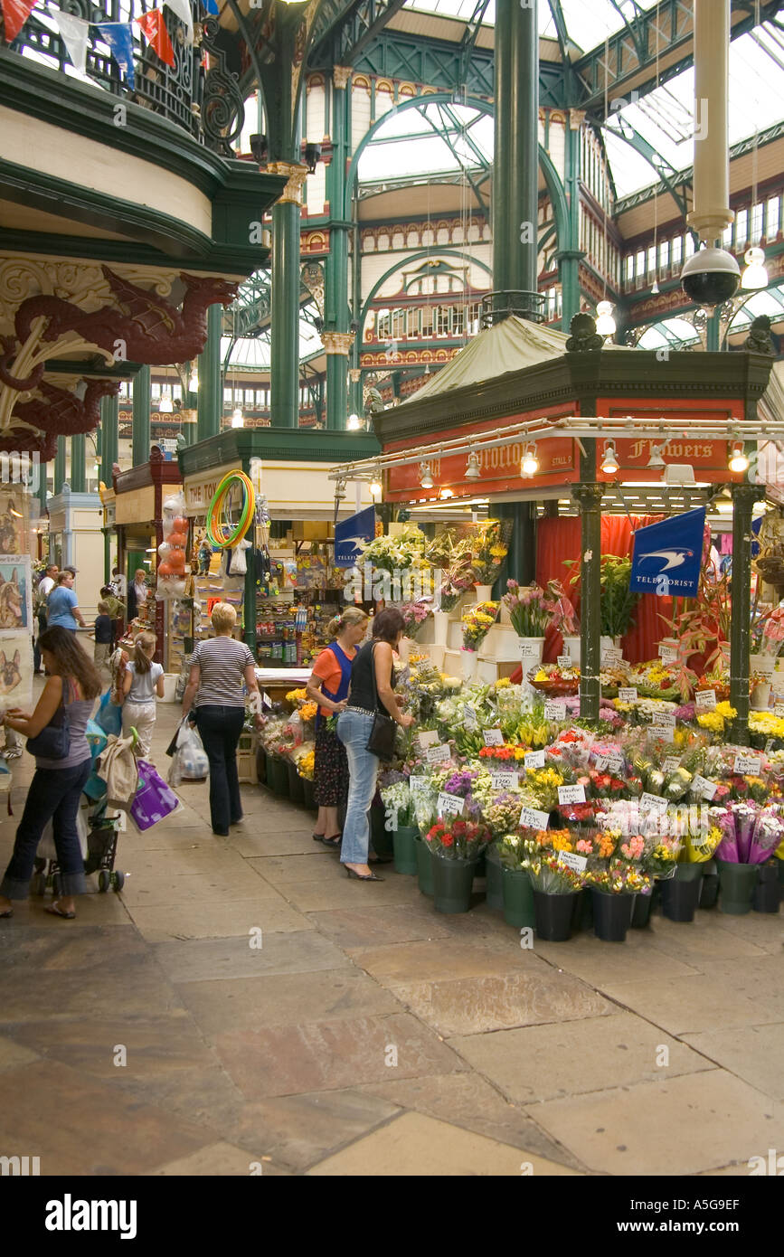 dh City Centre LEEDS WEST YORKSHIRE Kirkgate City Market flower seller