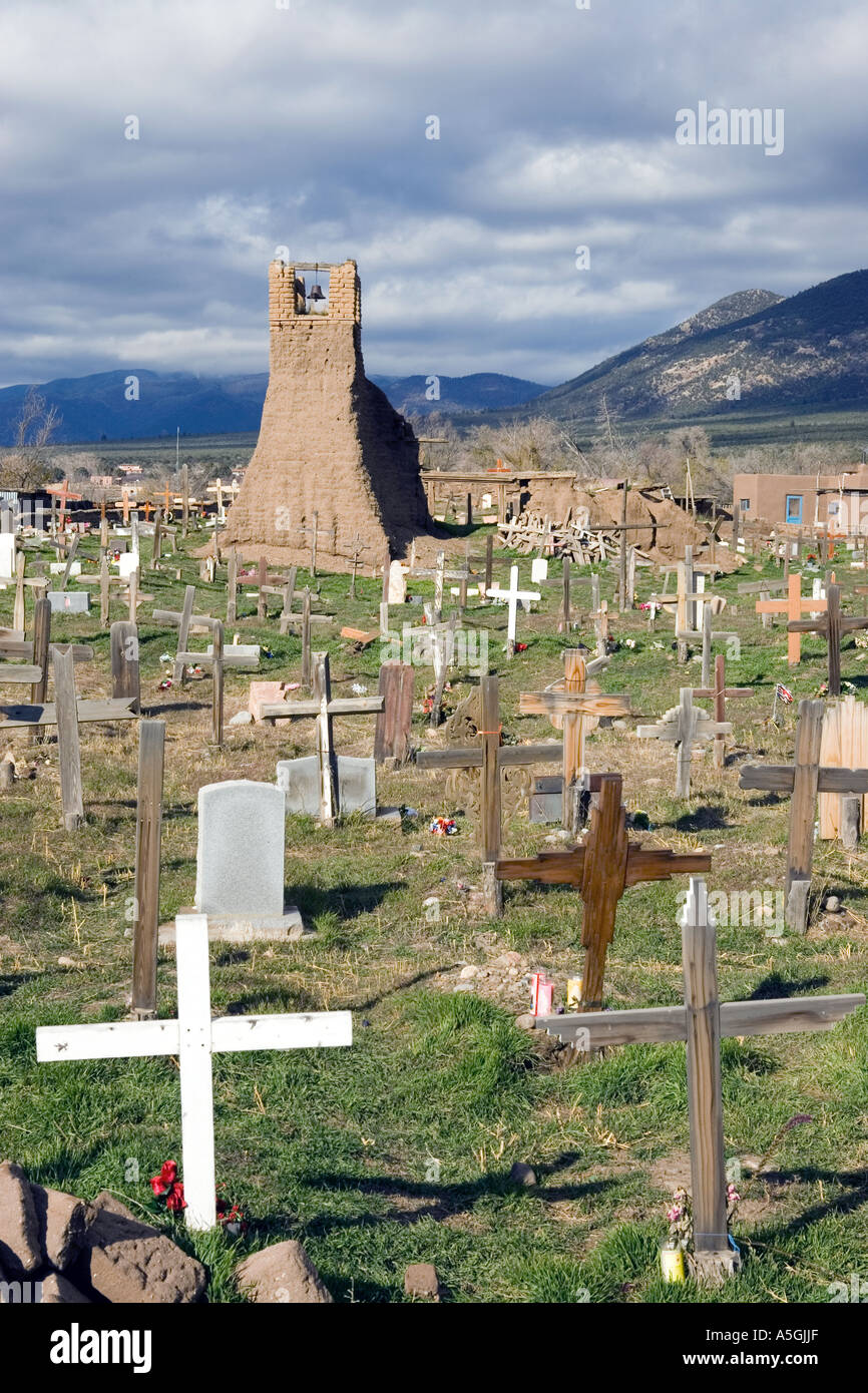 Native cemetery taos new mexico hires stock photography and images Alamy