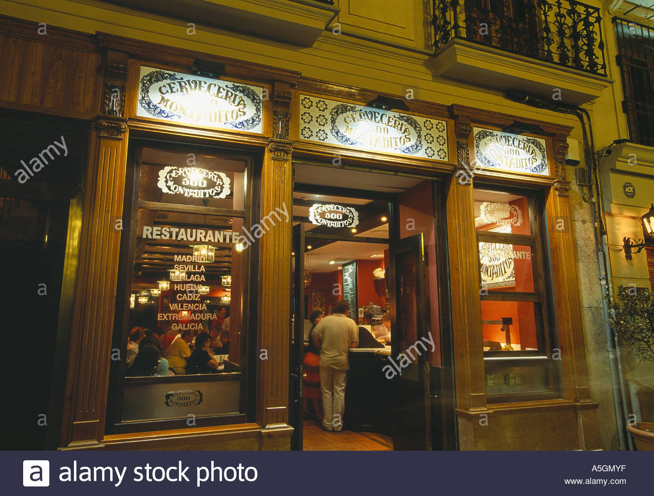 Valencia Plaza De La Reina Restaurant Stock Photo 6462398 Alamy