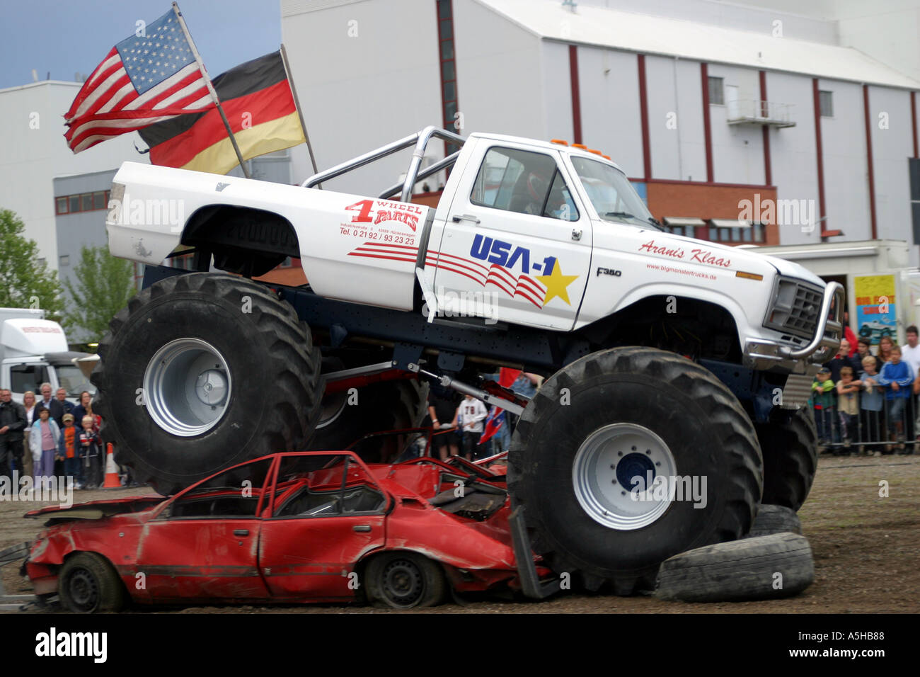 Monster truck usa hi-res stock photography and images - Alamy