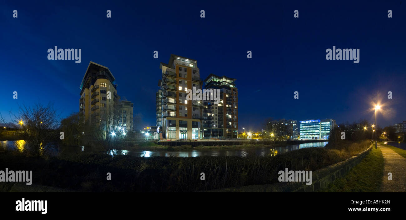 Whitehall Riverside R Net Leeds, Whitehall Riverside at night, 2007 Stock Photo - Alamy