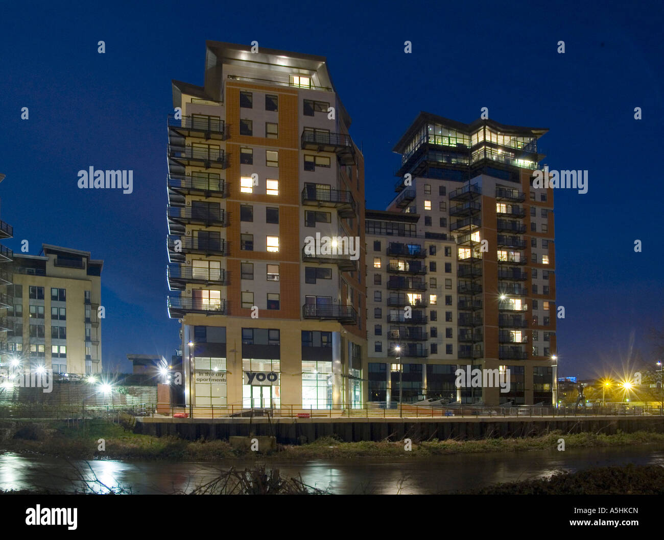 Whitehall Riverside R Net Leeds Whitehall Riverside, at night, 2007, Yorkshire England Stock ...