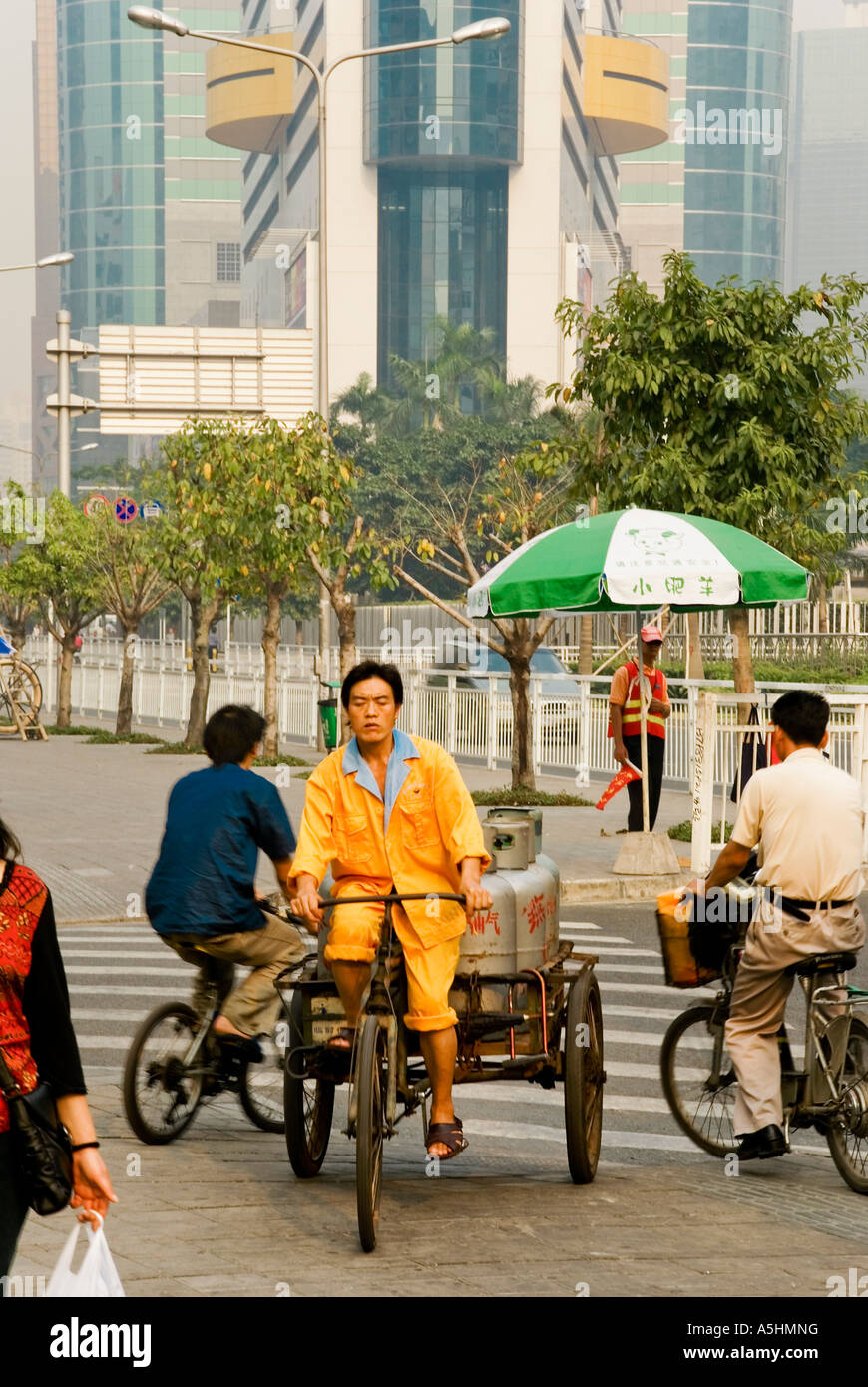 Asia china guandong shenzhen special economic zone SEZ street scene Stock Photo