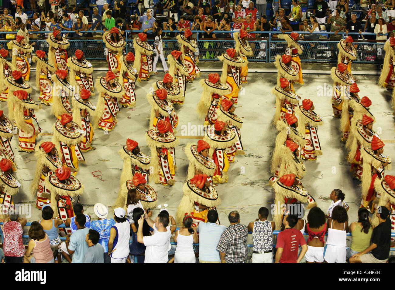 Floats And Samba Dancers In Amazing Costumes In The Rio De Janeiro Carnival Parade On The Sambadrome Brazil South America Stock Photo Alamy