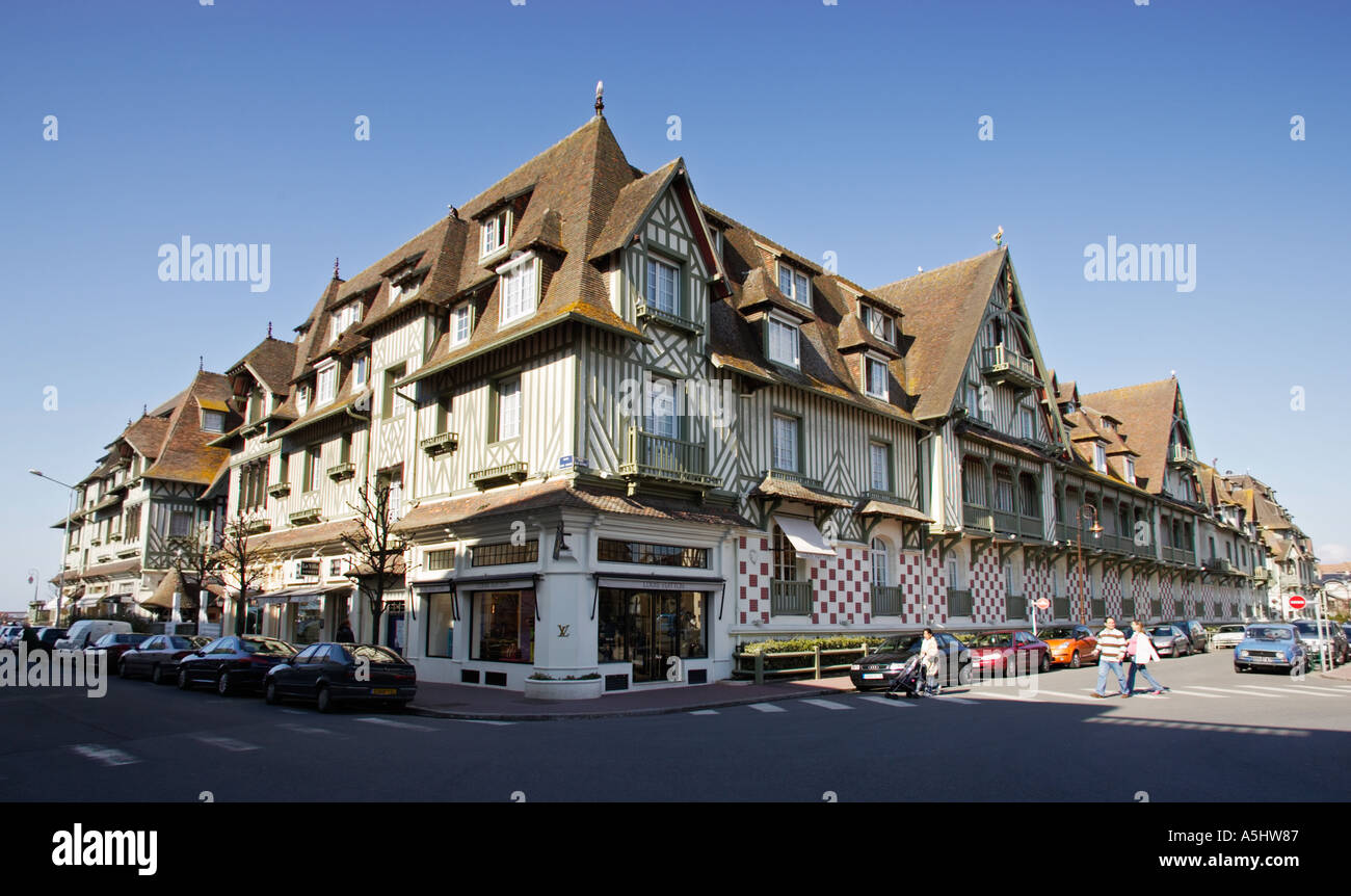 Louis Vuitton retail and luxury stores Rue Eugene Colas in Deauville Stock Photo: 3696006 - Alamy