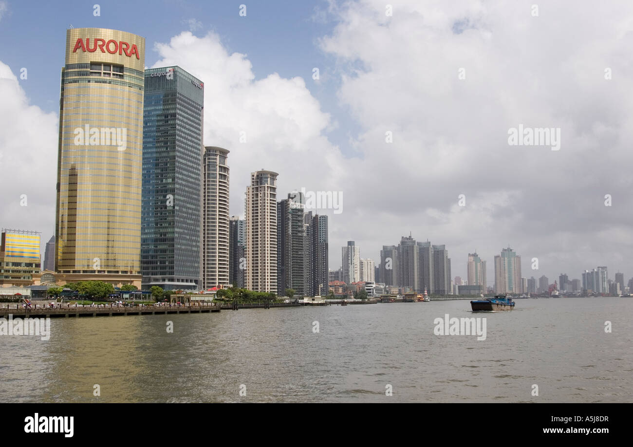 Tall buildings line riverbank hi-res stock photography and images - Alamy