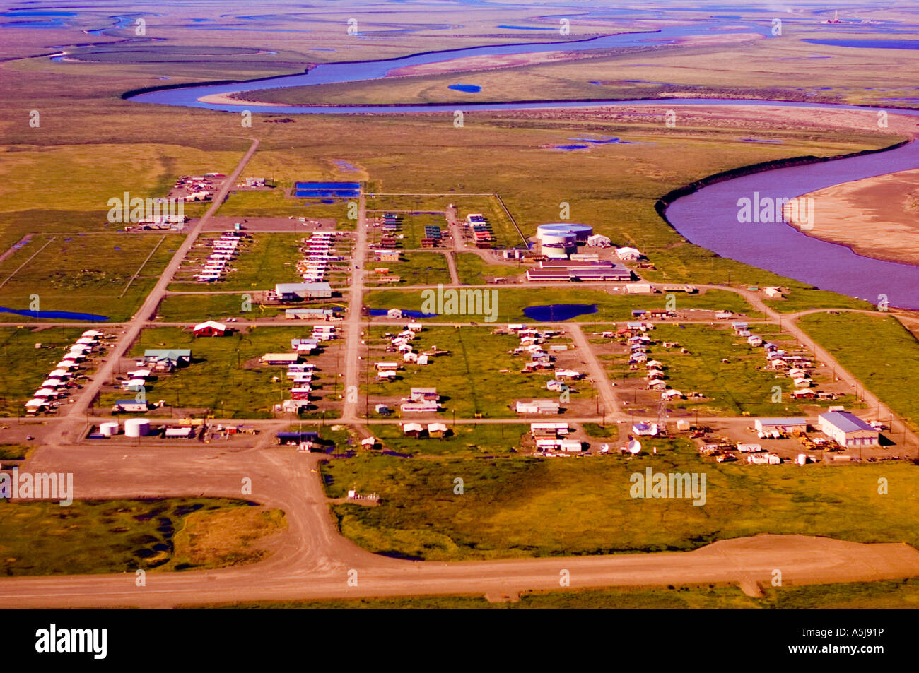 Nuiqsut alaskan village hires stock photography and images Alamy