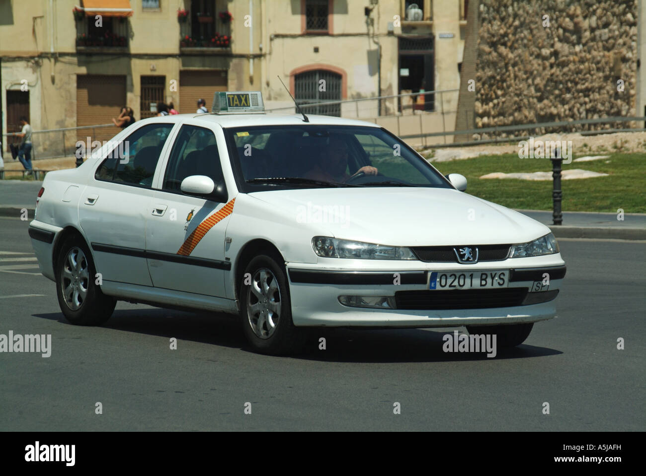 White taxi cab hires stock photography and images Alamy