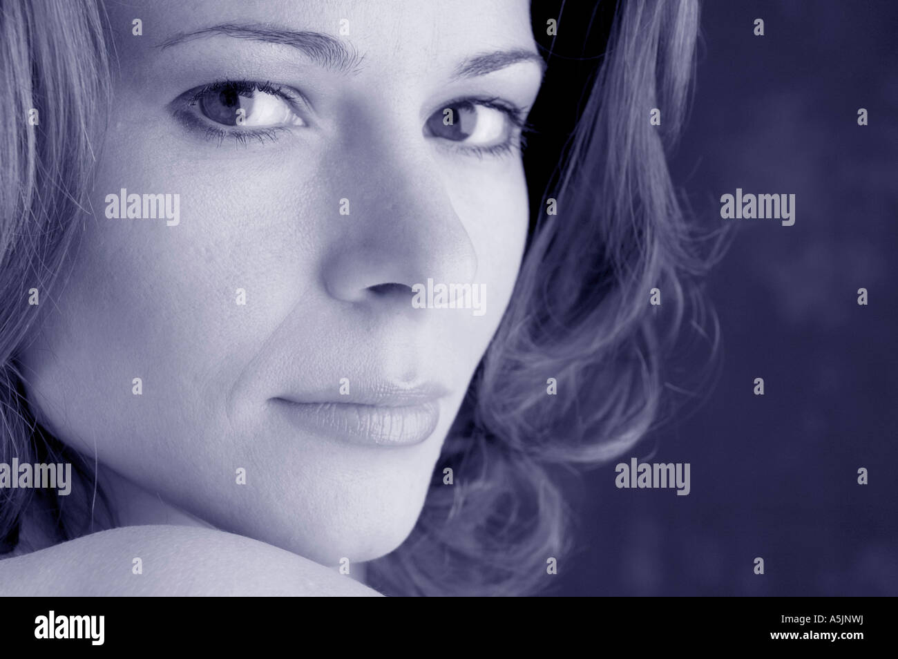 Blue monochrome portraits hi-res stock photography and images - Alamy