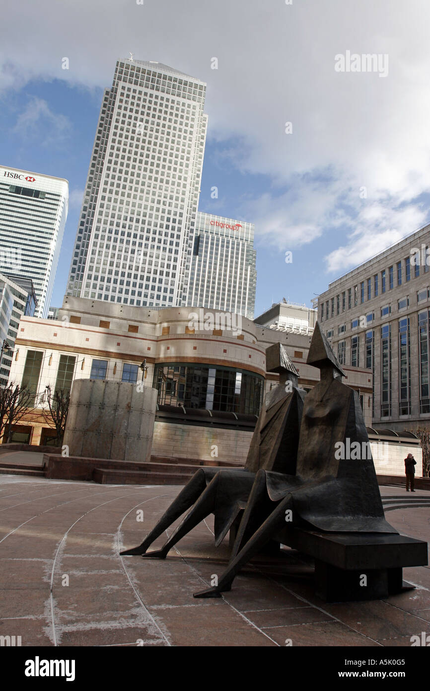 Hsbc canary wharf sculpture hi-res stock photography and images - Alamy