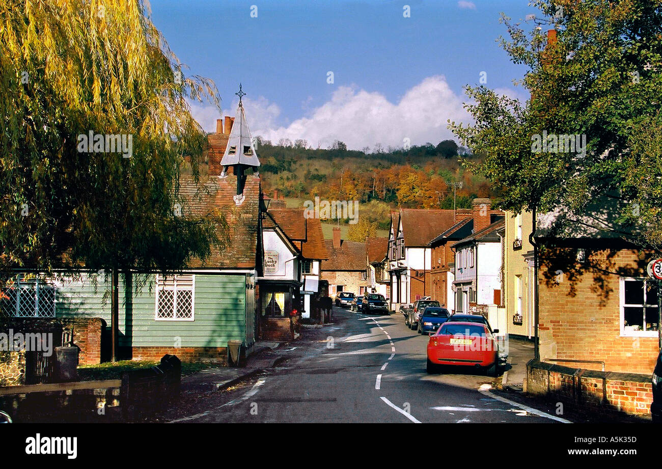 MAIN STREET SHERE VILLAGE SURREY ENGLAND PHOTOGRAPHED IN THE AUTUMN PHOTO TERRY FINCHER Stock Photo