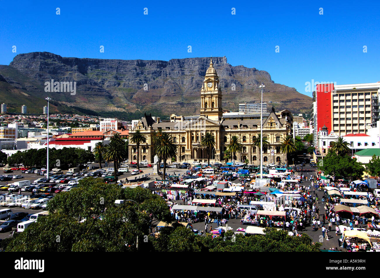 City hall, market day on Grand Parade square, Table Mountain, Cape Town, South Africa Stock Photo