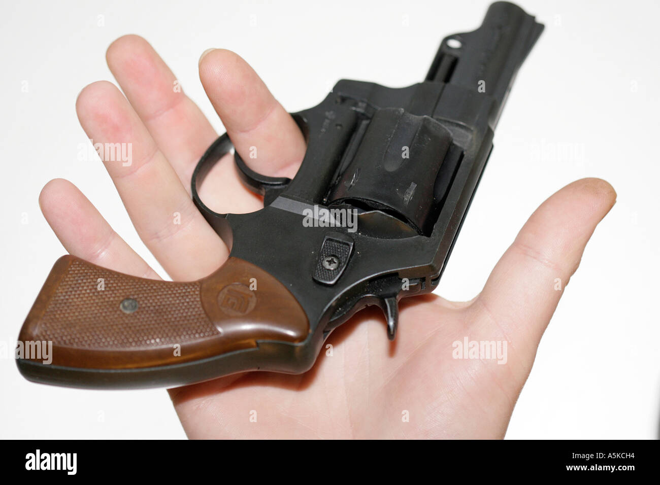 Hand guns hi-res stock photography and images - Page 5 - Alamy