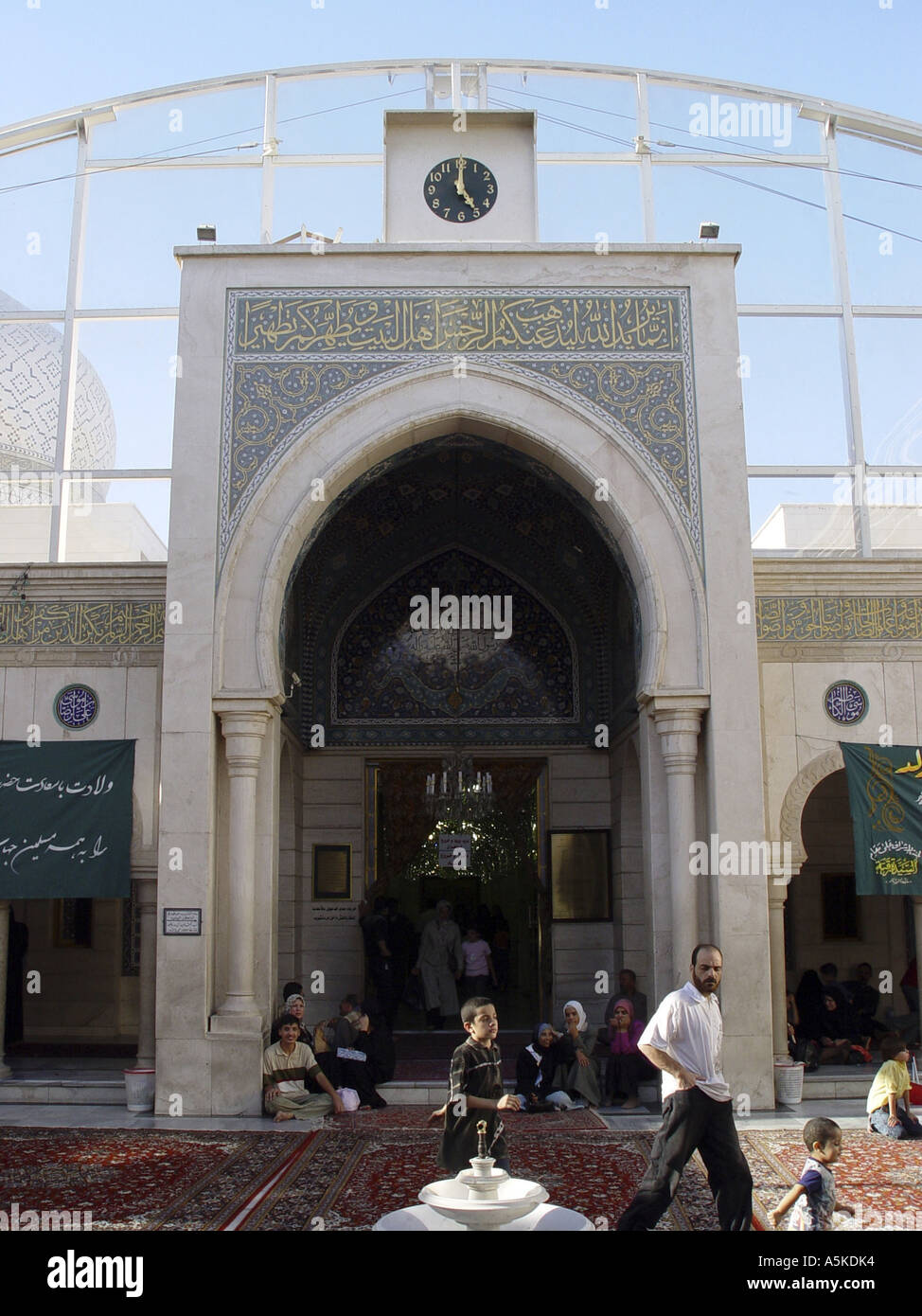 Jami as-Saidat Ruqaiya, destination for shiism pilgrim from iran Stock Photo