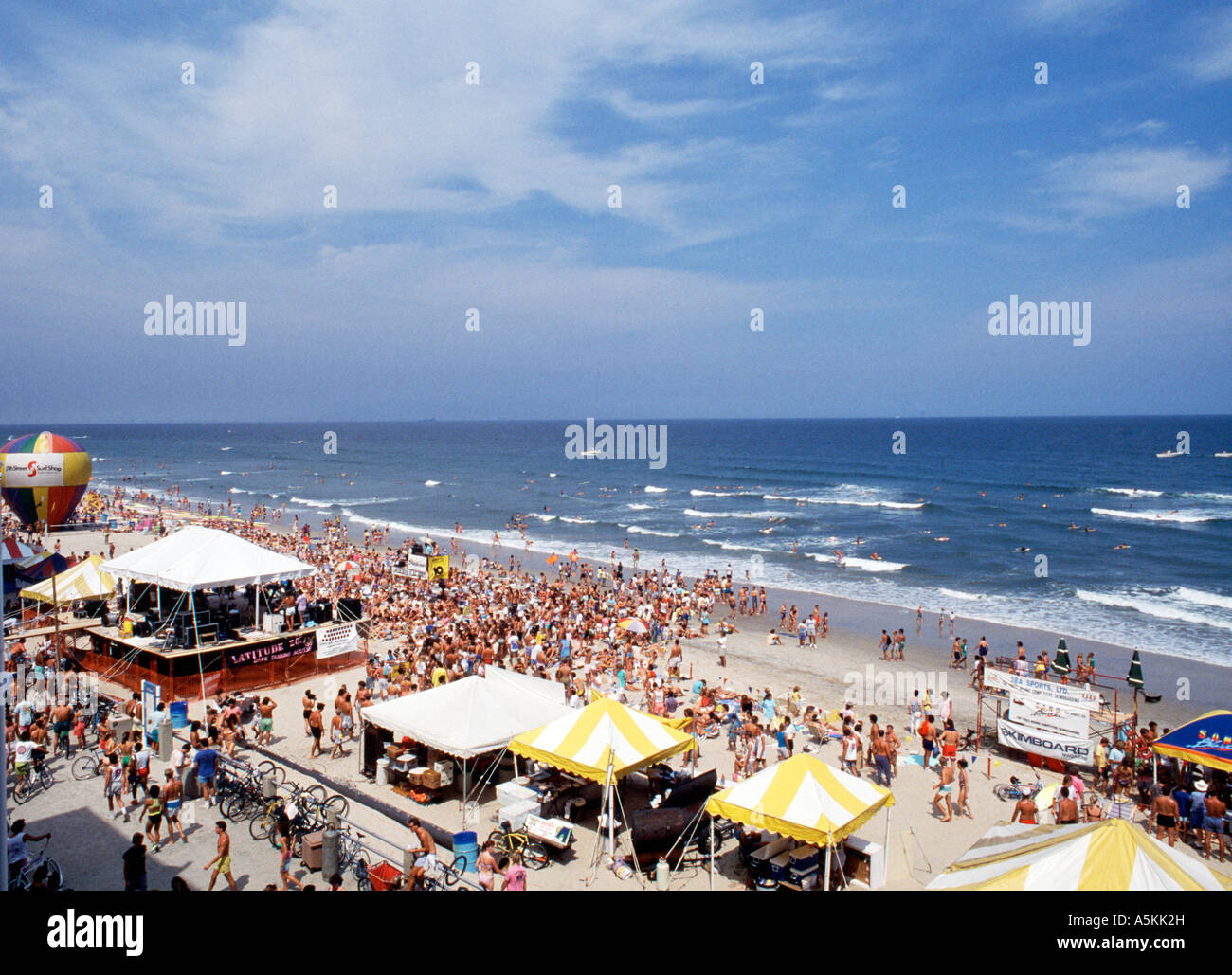 VA Virginia Beach 5th Street Stage Crowds at the East Coast Surfing