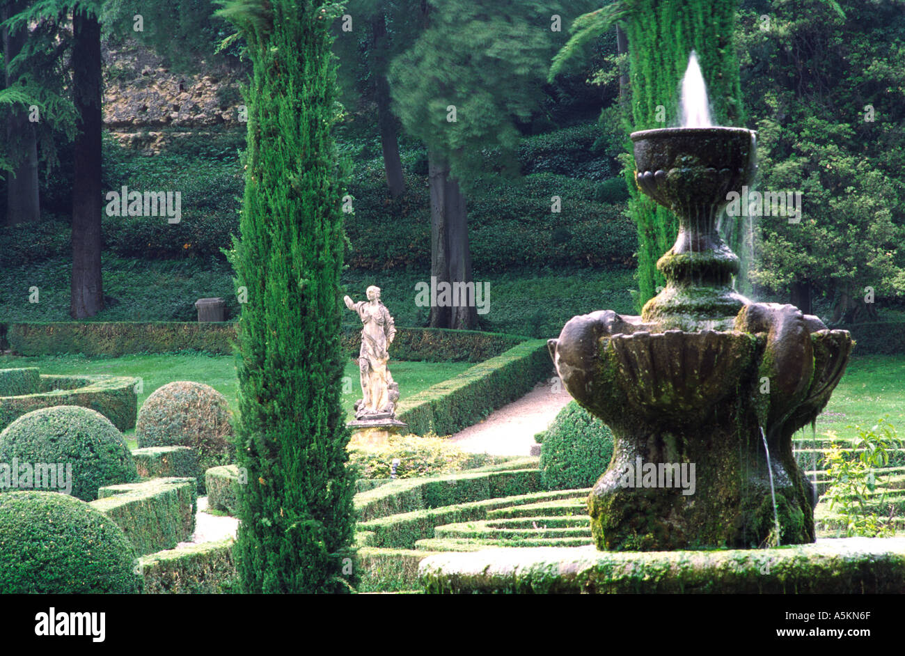 Italian renaissance gardens hi-res stock photography and images