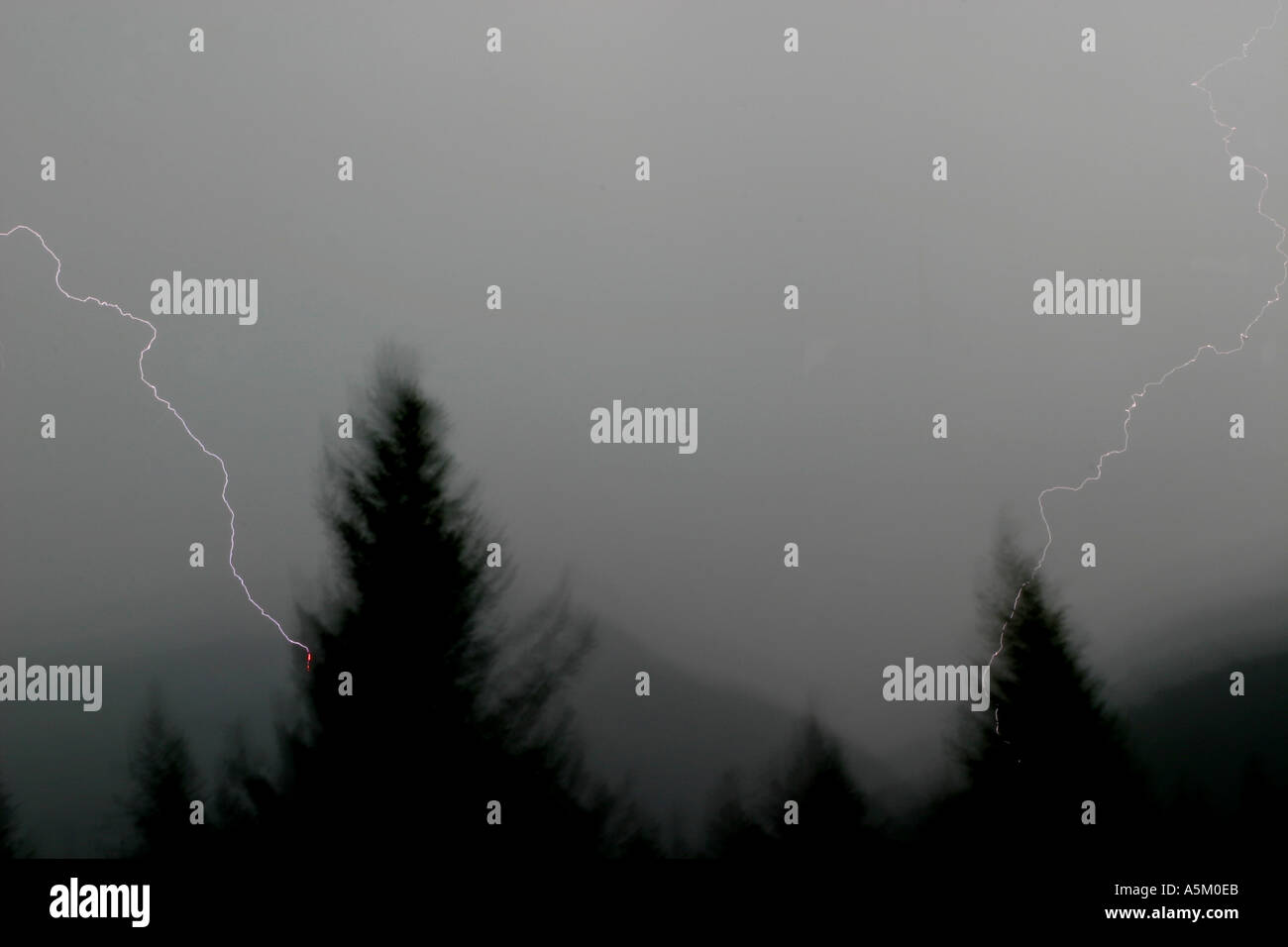 Horizontal rain hi-res stock photography and images - Alamy