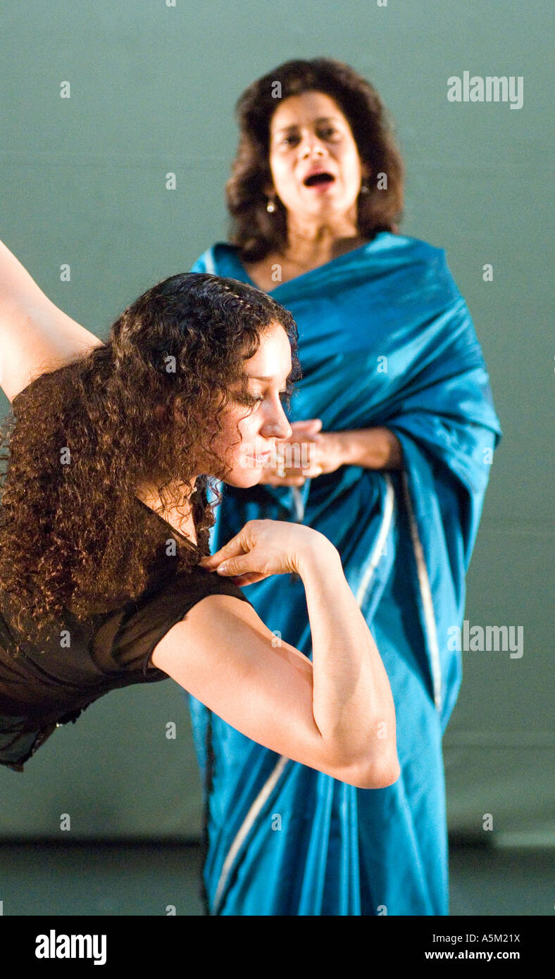 Yamuna Devi black dress and Soprano Patricia Rozario blue sari in Shobana Jeyasingh's latest work FAULTLINE at QEH, South Bank Stock Photo