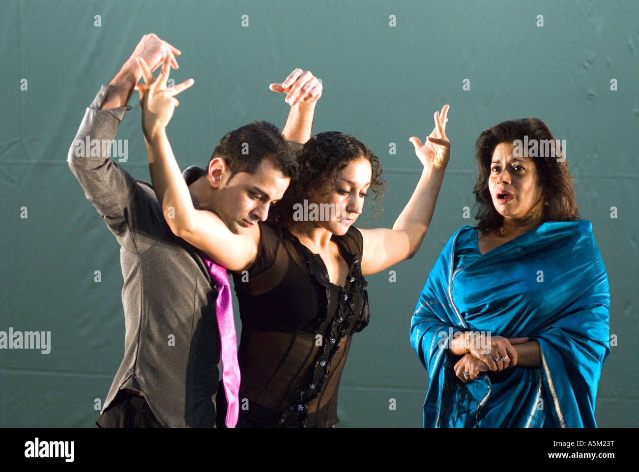 Soprano Patricia Rozario blue sari and Yamuna Devi  black dress in Shobana Jeyasingh s new work  FAULTLINE at QEH South Bank Stock Photo