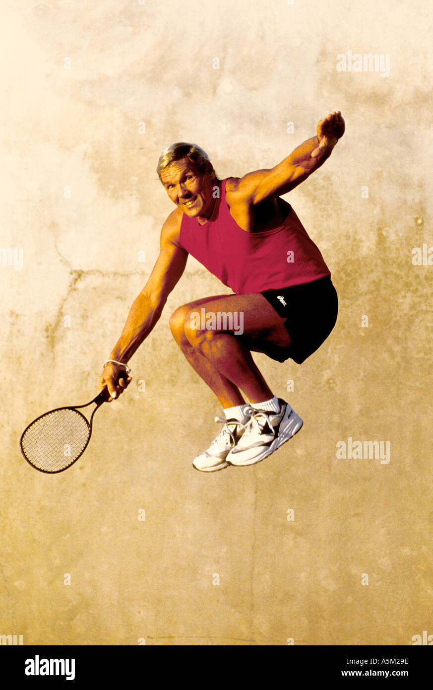Man playing racquetball hi-res stock photography and images - Alamy