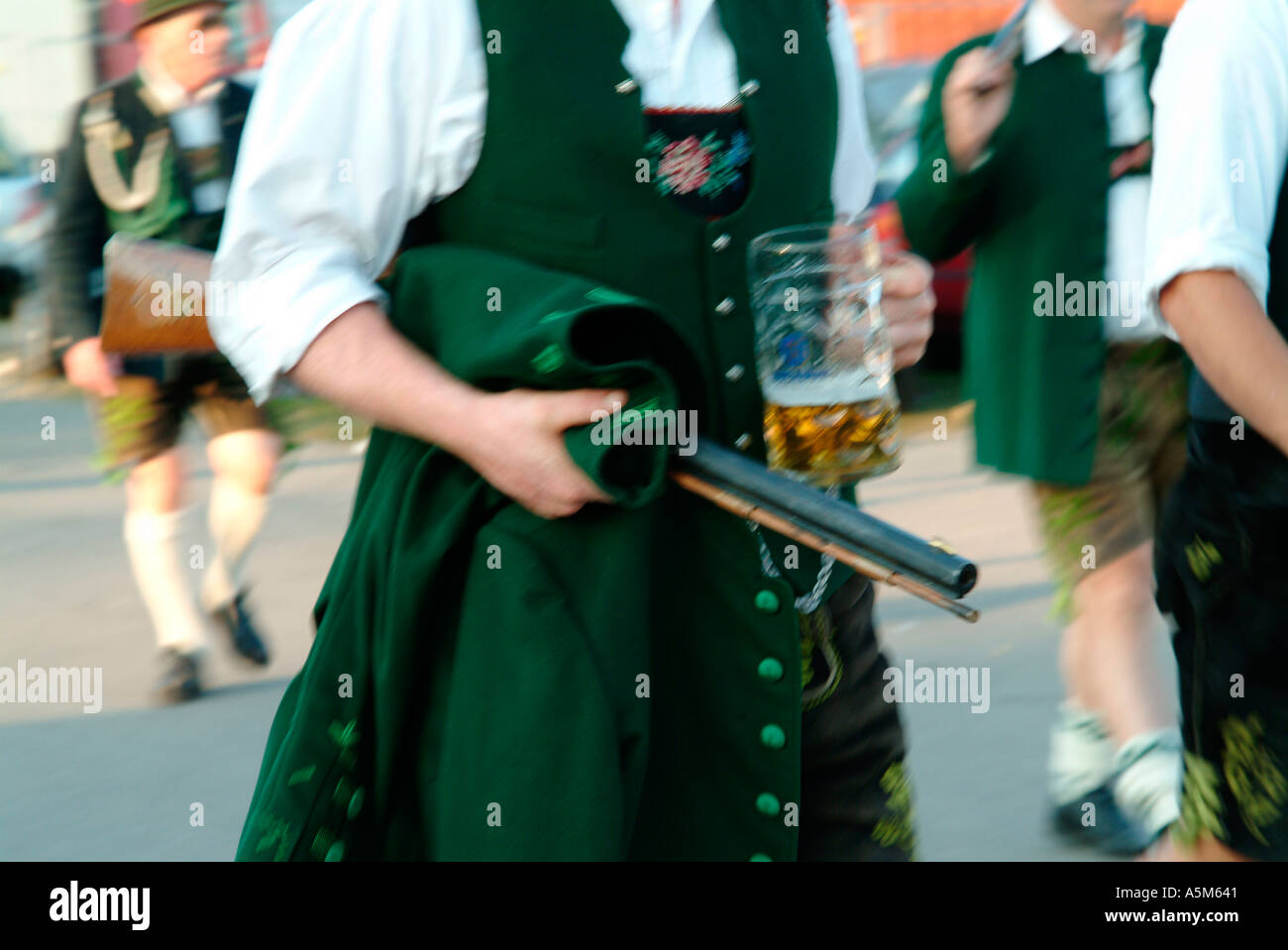 Returning rifles hi-res stock photography and images - Alamy