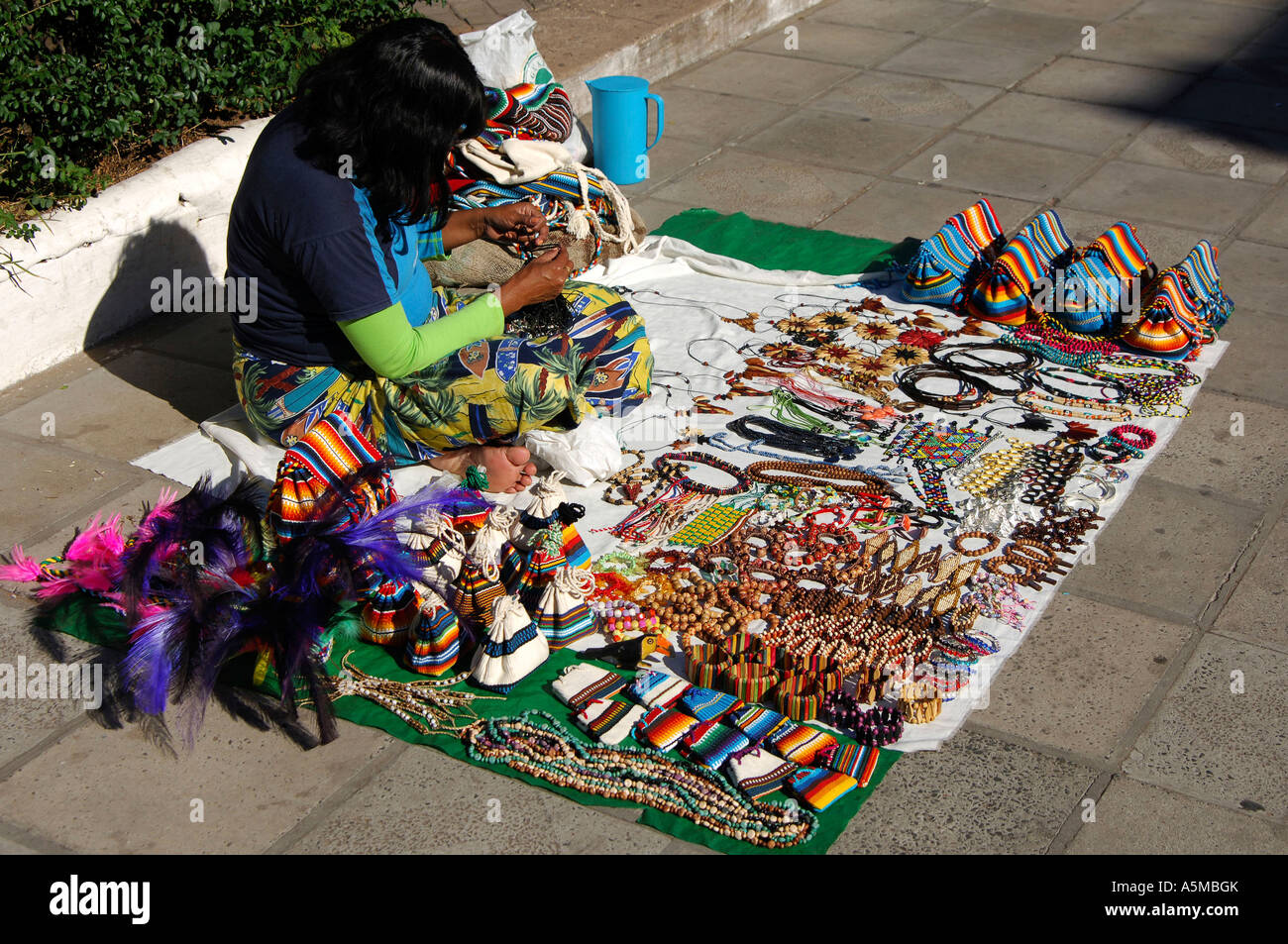 Indianischer Strassenhändler Asuncion Indian street vendor Südamerika south america america del sud sudamerica latinoamerica Lat Stock Photo
