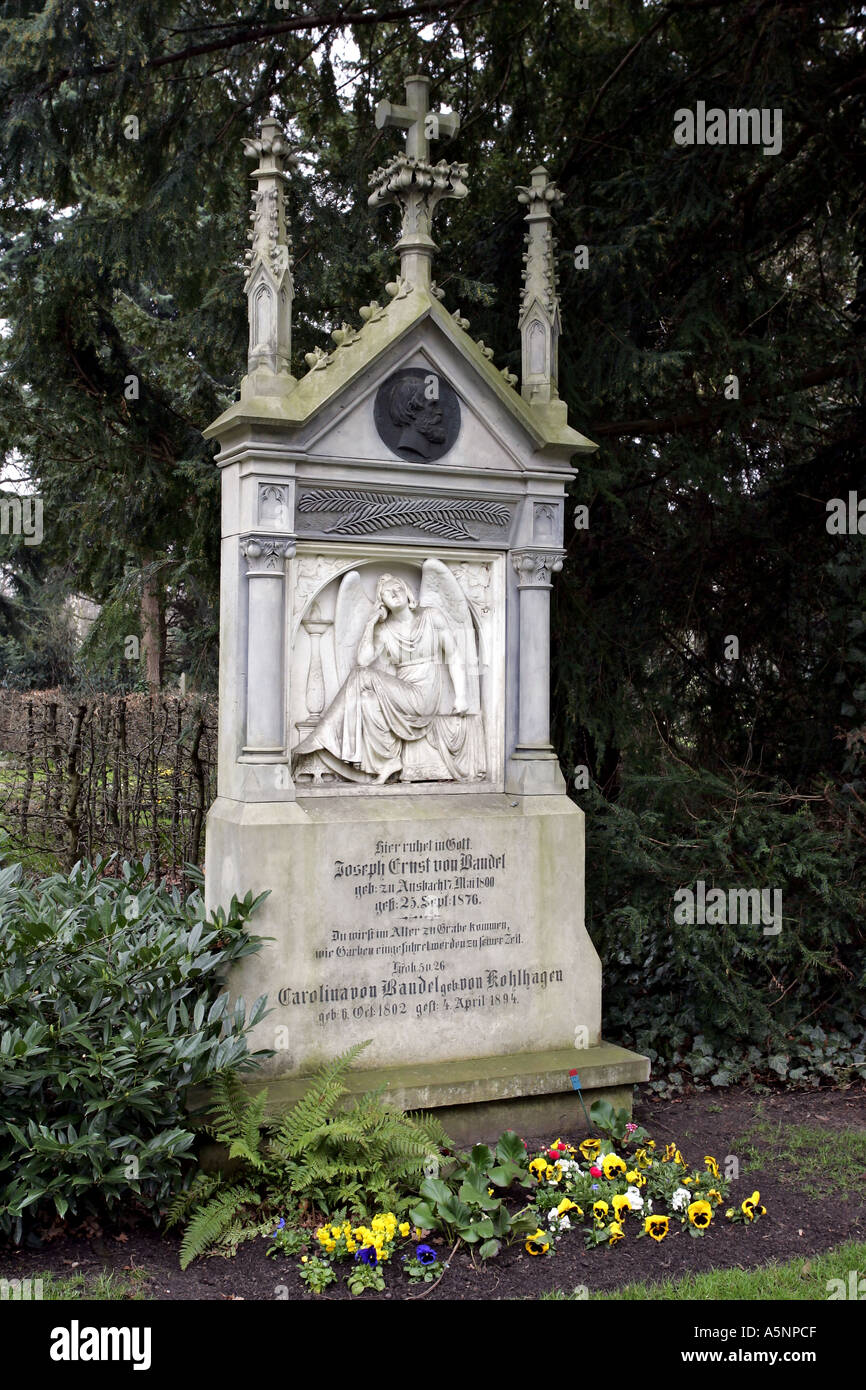 Grabstein tombstone Stock Photo - Alamy