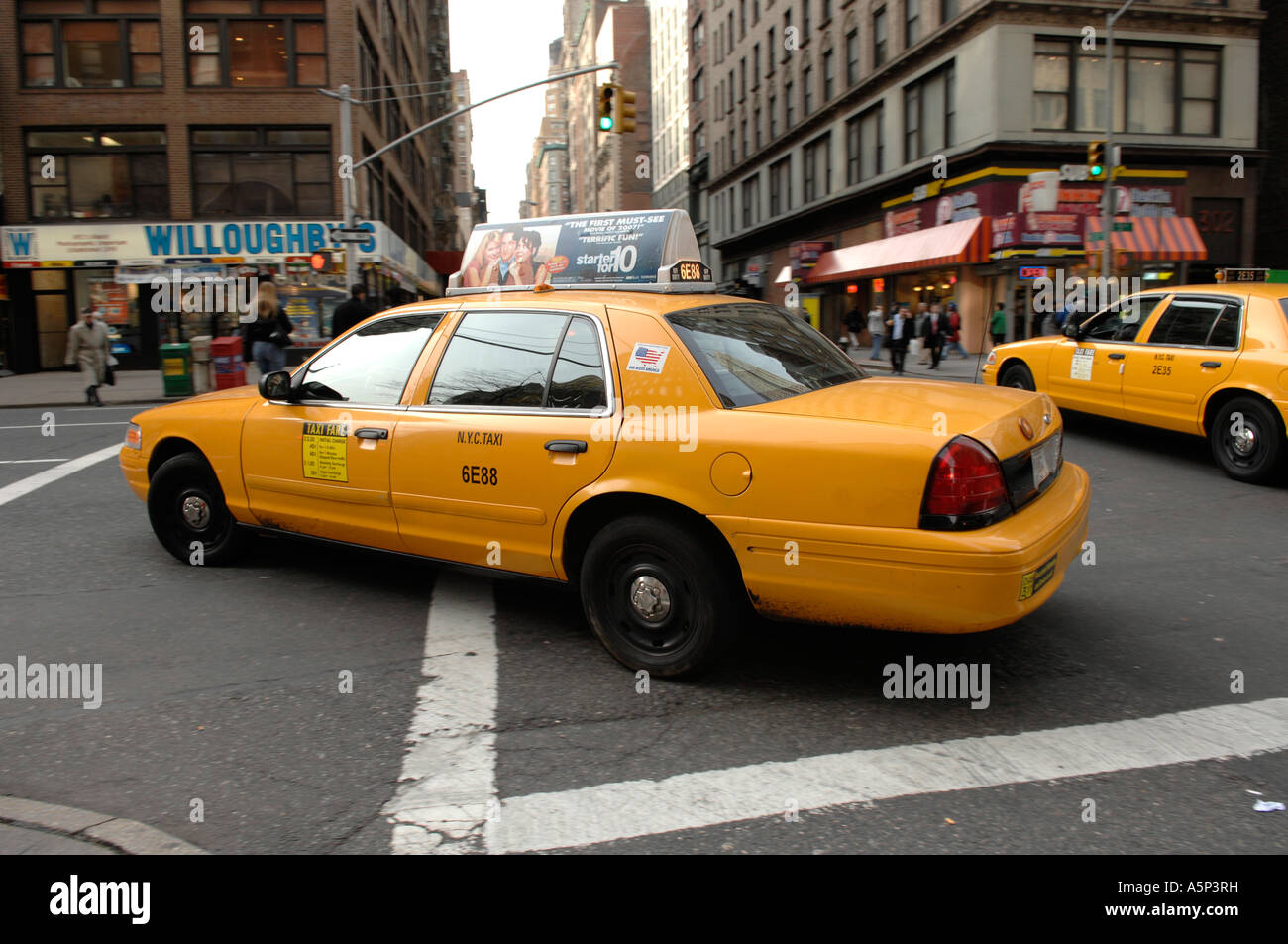 costo taxi new york airport manhattan