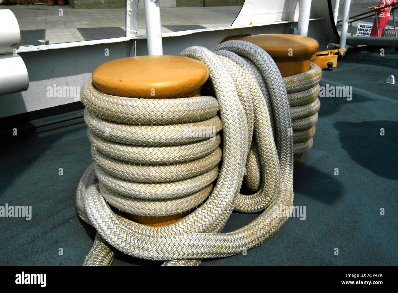 Ships capstan hi-res stock photography and images - Alamy