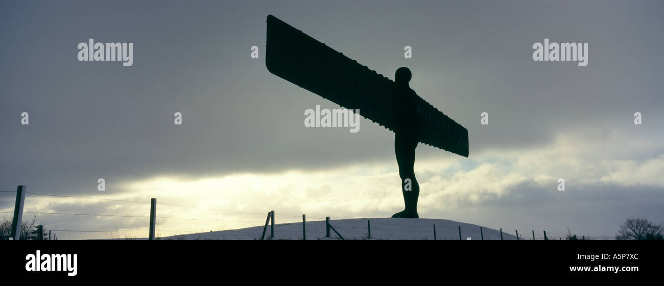 Angel of the north statue hi-res stock photography and images - Alamy