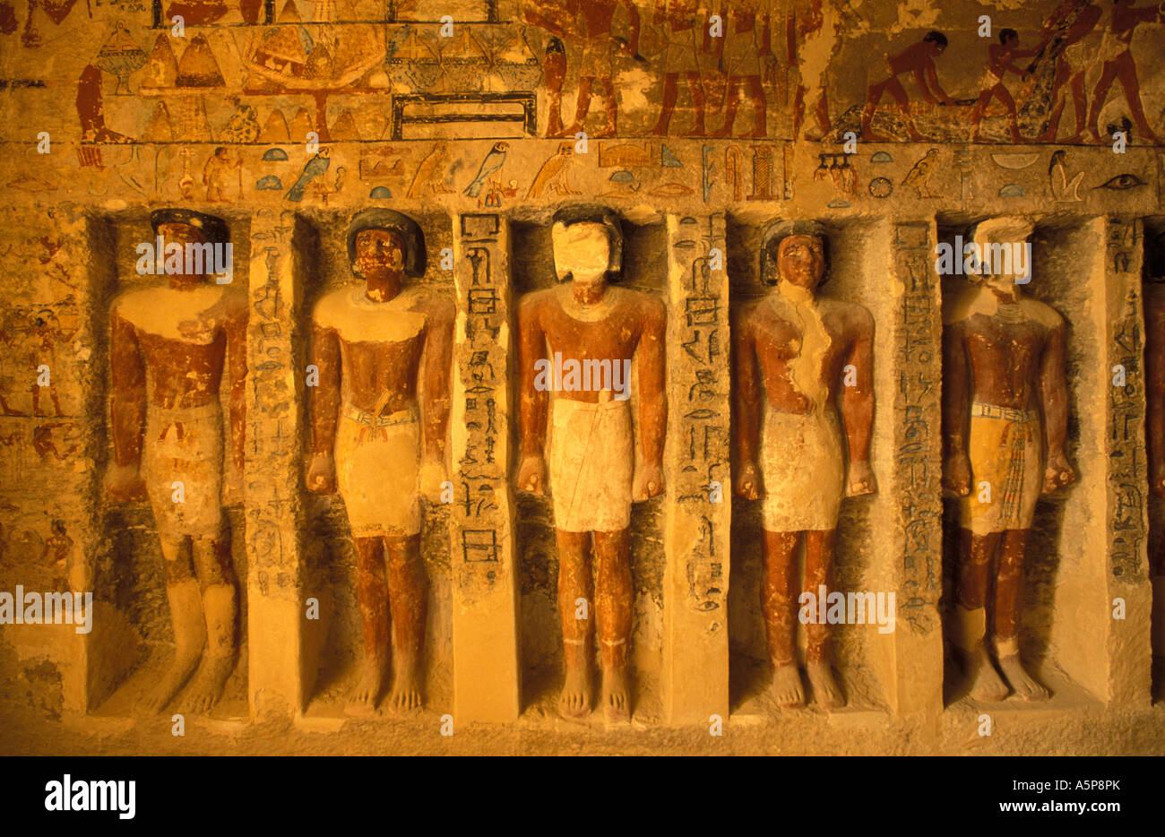 The tomb of Irukaptah or the Butchers tomb, statues of family members, Saqqara, Egypt Stock Photo