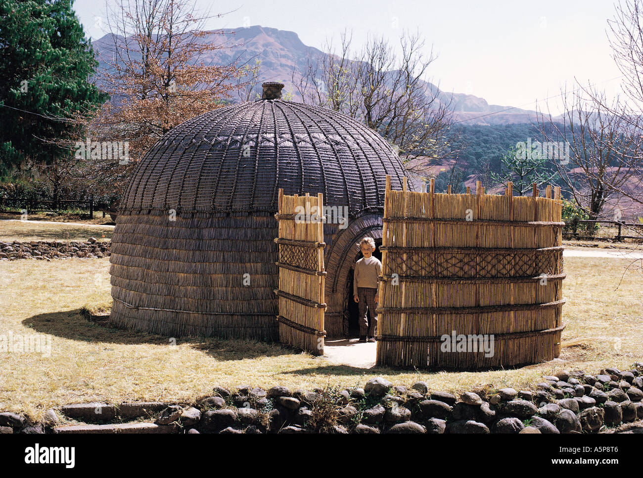 Zulu House High Resolution Stock Photography And Images Alamy