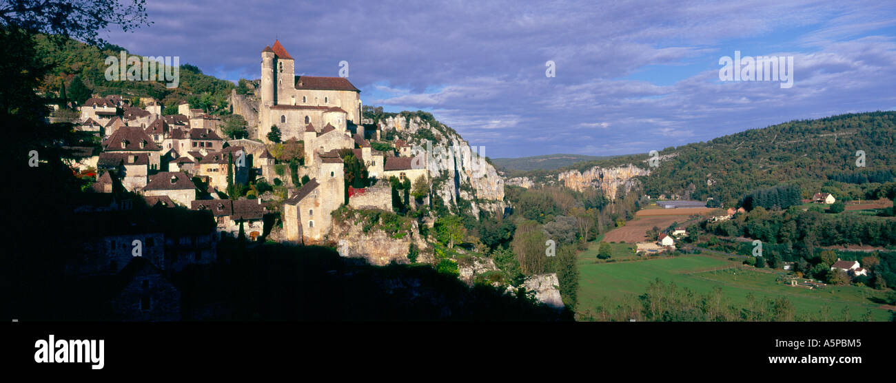 St Cirq Lapopie France Stock Photo Alamy