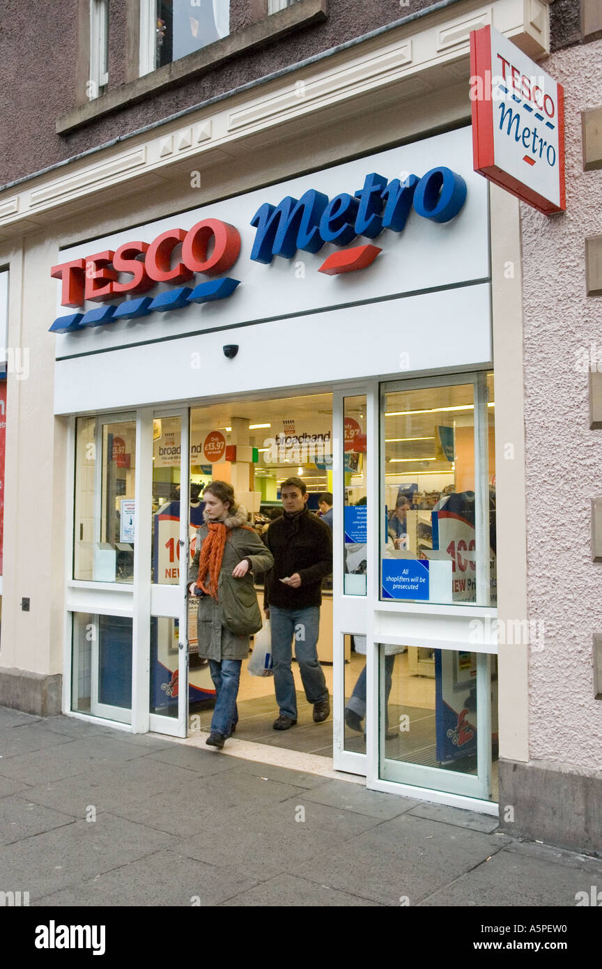 Tesco Metro store in Edinburgh Scotland UK GB Stock Photo Alamy