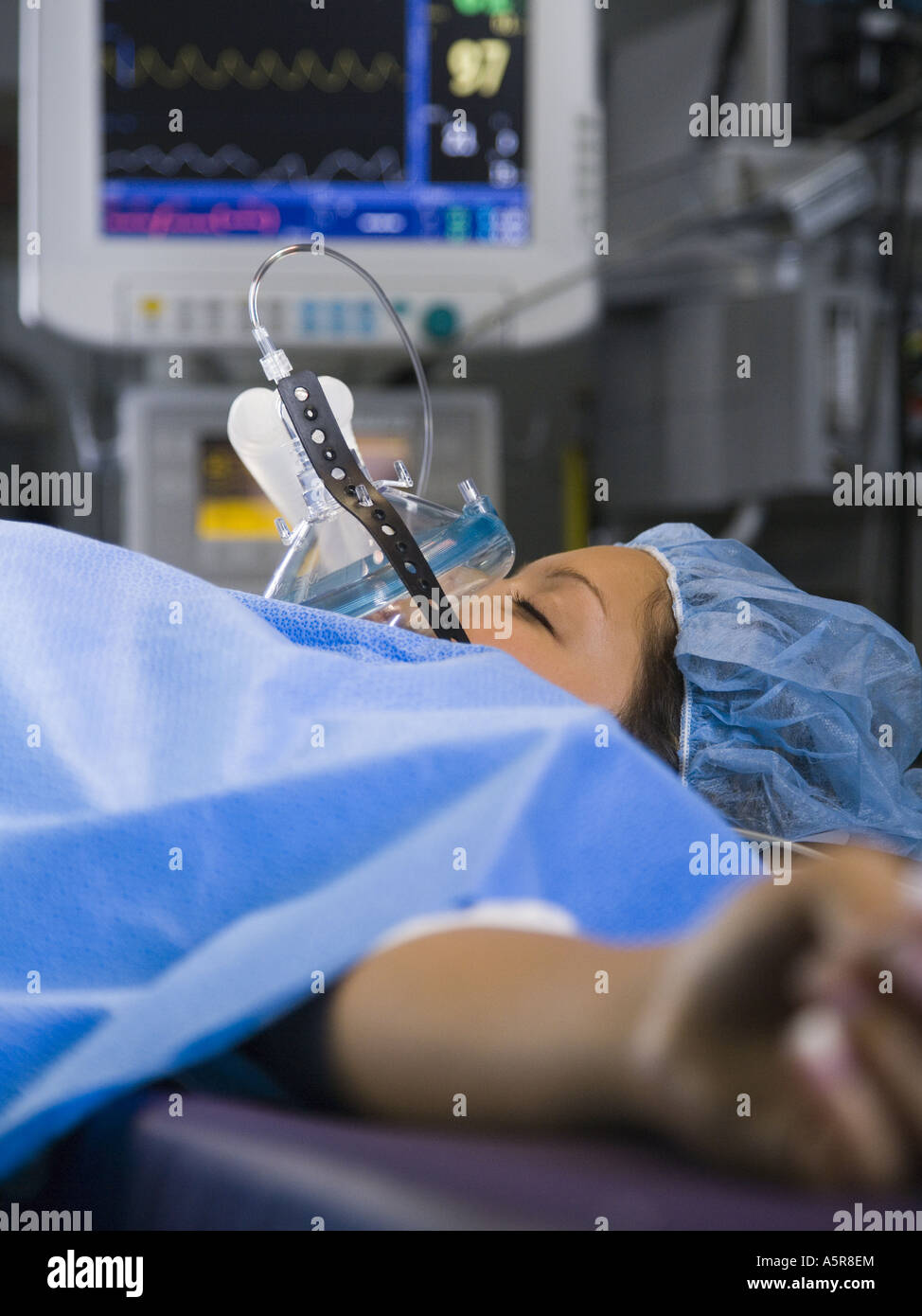 Woman in hospital with respirator Stock Photo Alamy