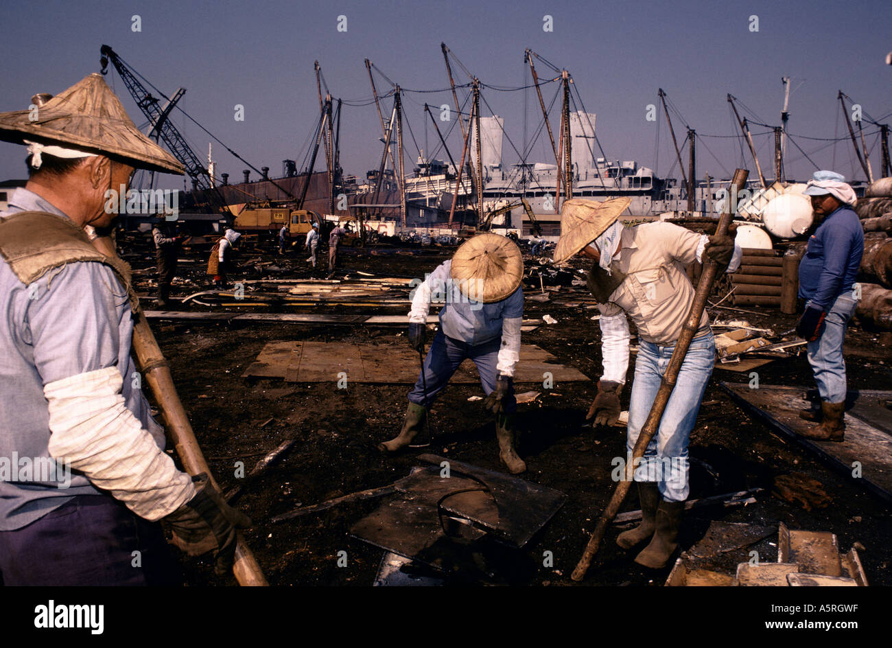 SHIPBREAKING IN PORT CITY OF KAOSHIUNG TAIWAN IS THE WORLD'S PRINCIPLE SHIPBREAKING COUNTRY DISMANTLING BETWEEN 250 TO 280 SHIPS Stock Photo