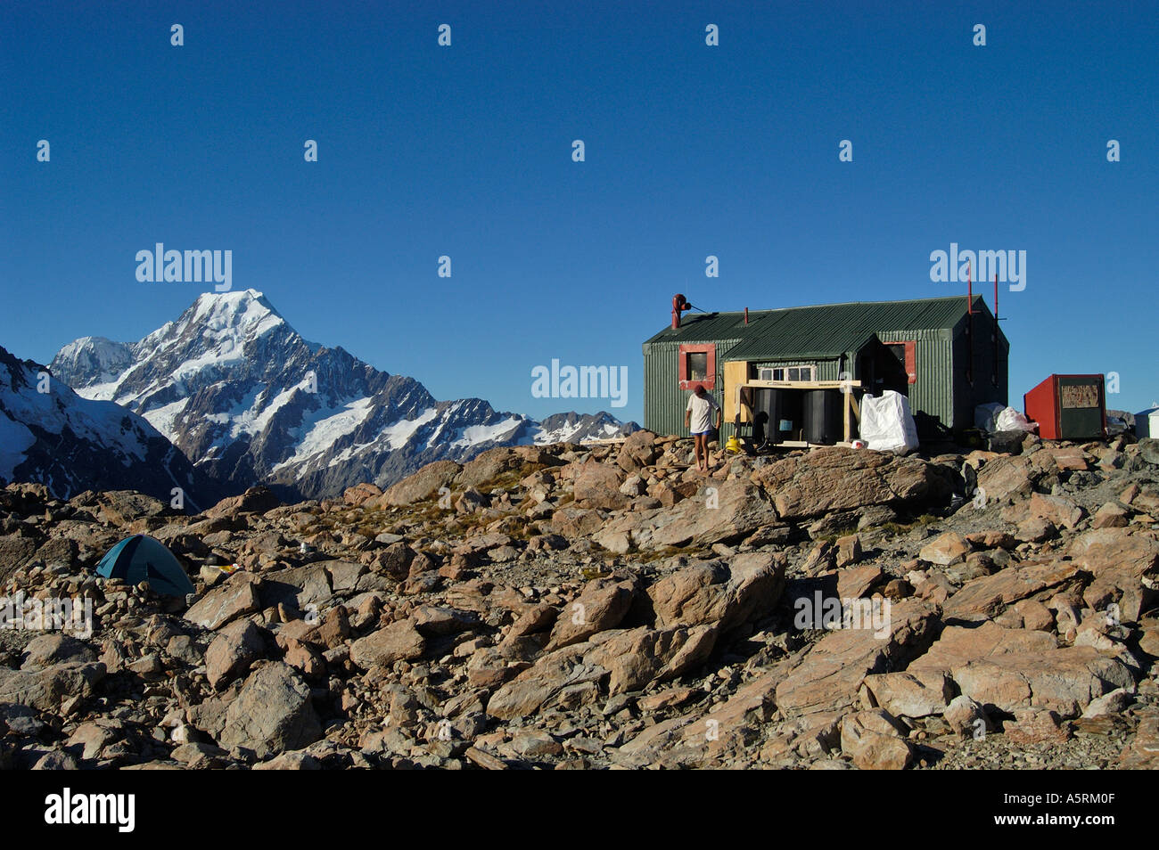 Muller s Hut in front of Mt Cook New Zealand Stock Photo