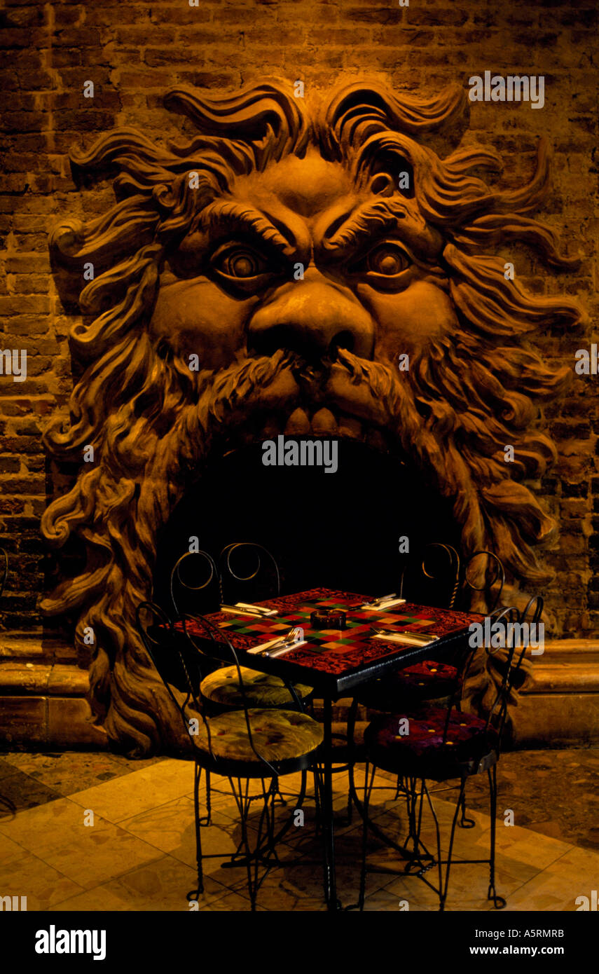 LONDON 1994 BBB BEACH BLANKET BABYLON A GOTHIC RESTAURANT IN NOTTING