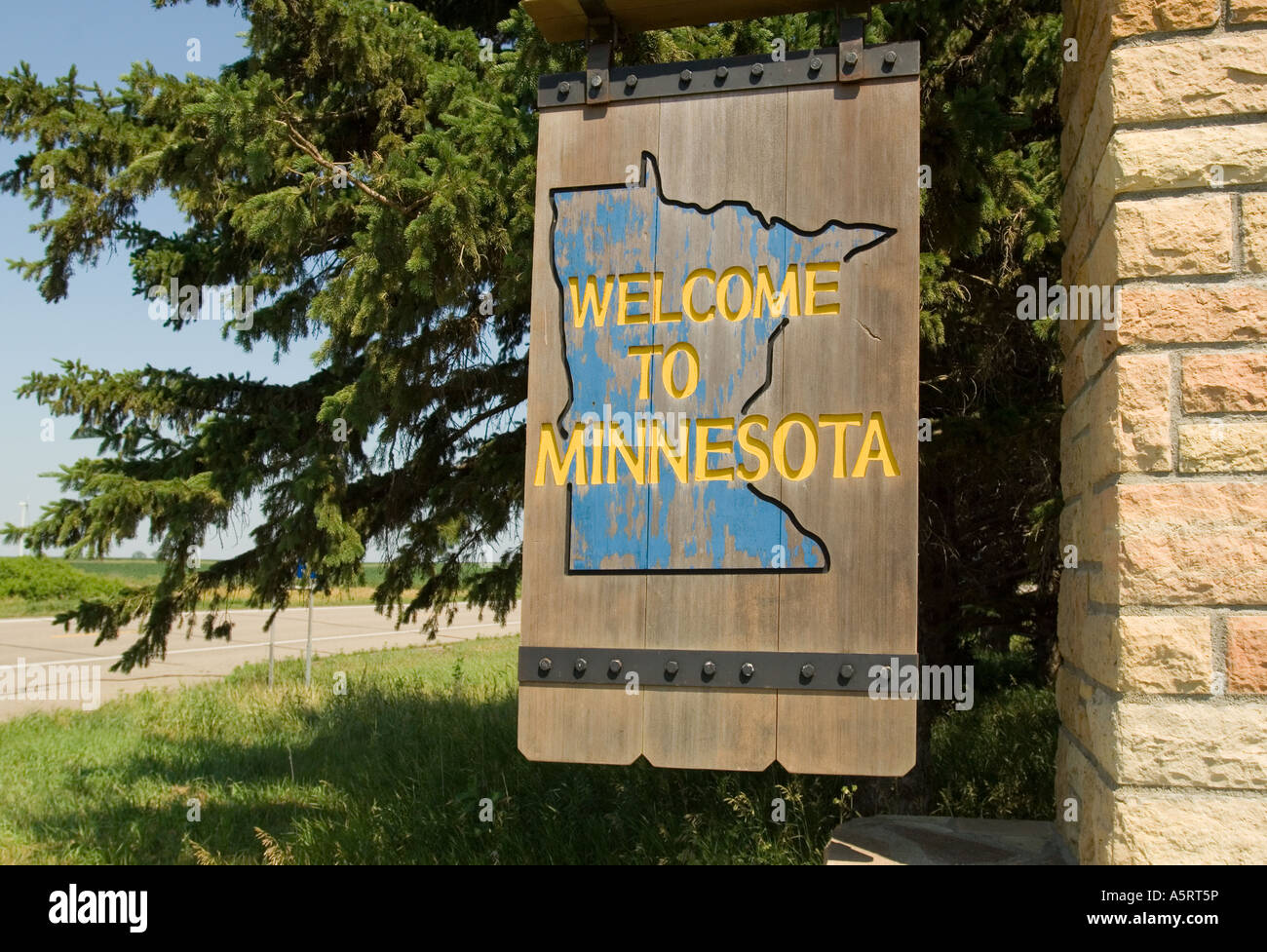 to Minnesota sign Stock Photo Alamy