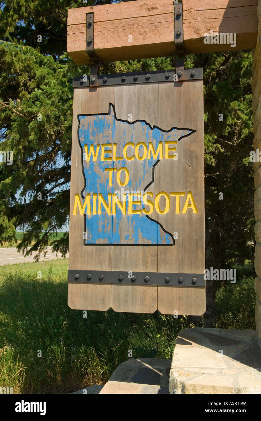 to Minnesota sign Stock Photo Alamy