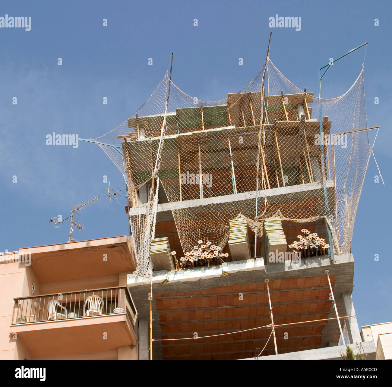 New housing estate completed hi-res stock photography and images - Alamy